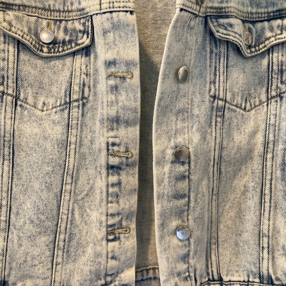 Ashley Vintage Charm | Acid Wash Denim Jacket | Large - Picture 3 of 8